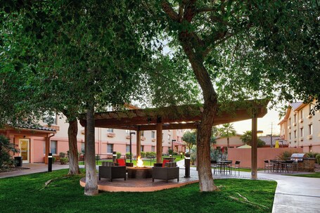 Área de parrillas y picnic
