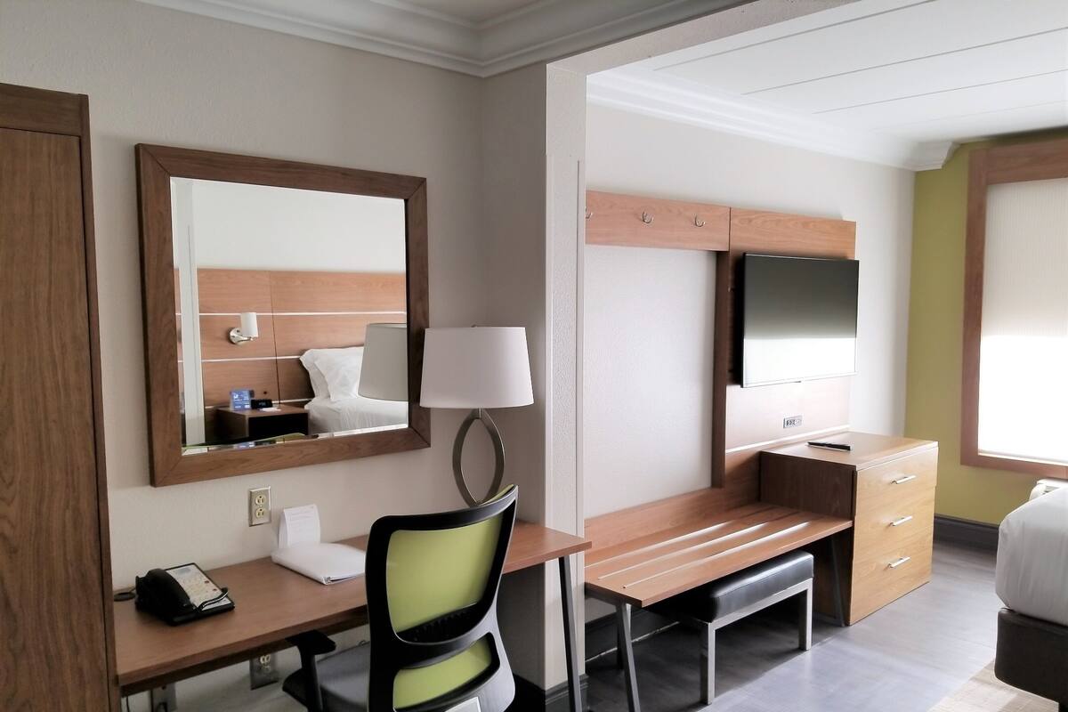 In-room safe, desk, laptop workspace, blackout drapes