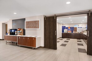 Free daily full breakfast  - Holiday Inn Express - Vero Beach by IHG (Vero Beach)