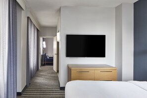 Suite, 1 King Bed with Sofa bed | Pillow-top beds, in-room safe, desk, blackout curtains - Courtyard By Marriott Nashville Downtown (Nashville)