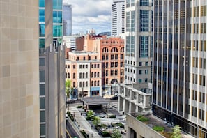 Room, 1 King Bed, Non Smoking, City View | City view