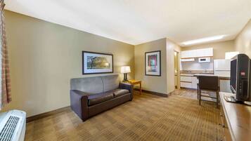 Meja kerja, setrika/meja setrika, dan Wi-Fi gratis