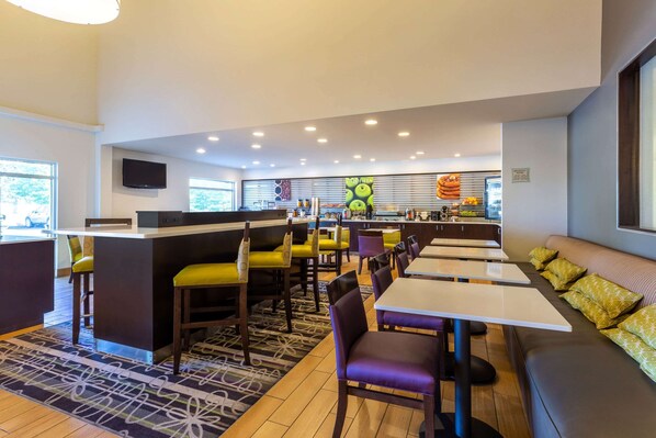 Bar (on property) - La Quinta Inn & Suites by Wyndham Spokane Valley (Spokane Valley)