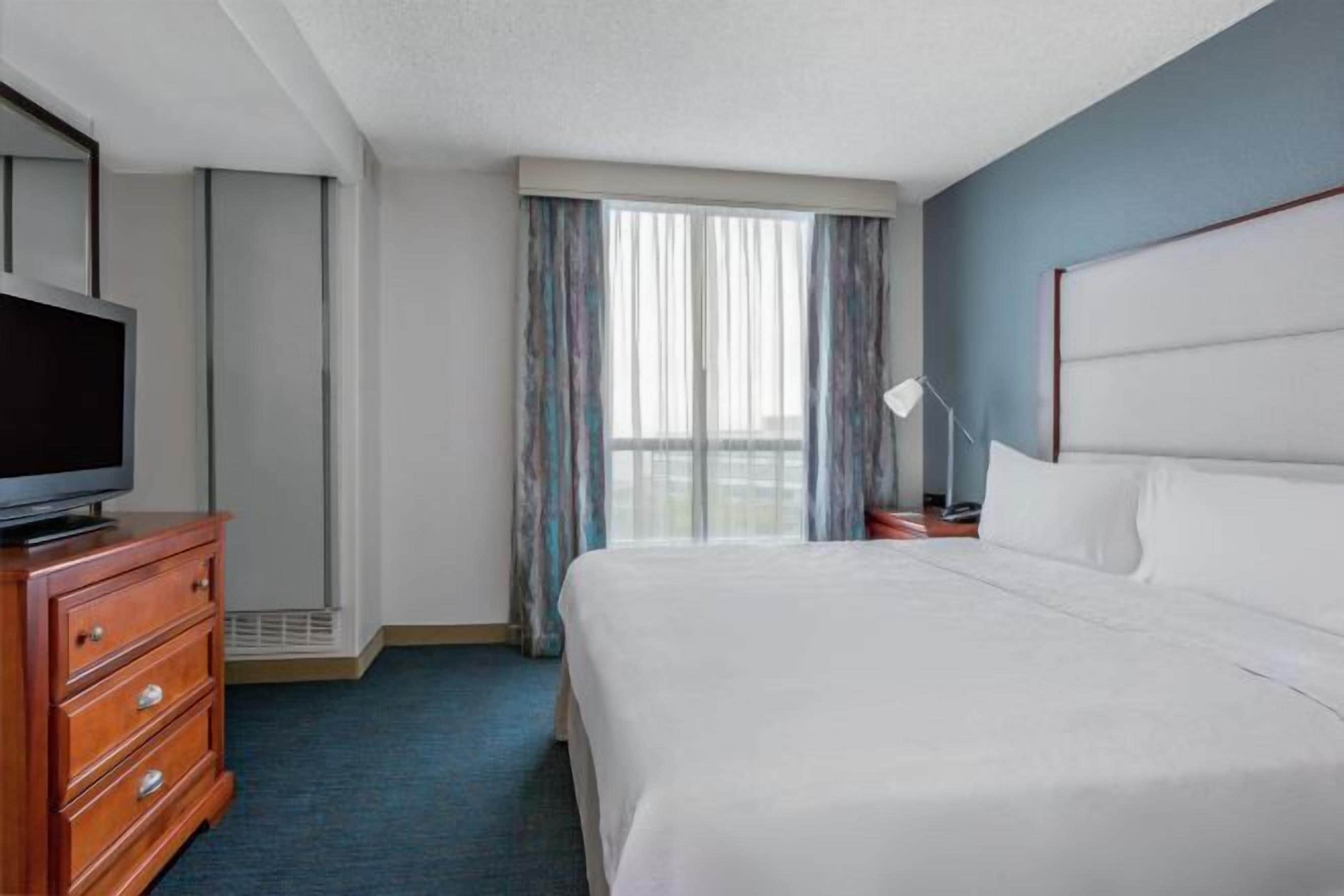 Schreibtisch, Bügeleisen/Bügelbrett, kostenloses WLAN, Bettwäsche