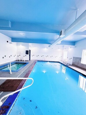 Piscina interna, piscina externa