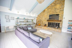 Lobby sitting area - Quality Inn Ocean Shores (Ocean Shores)