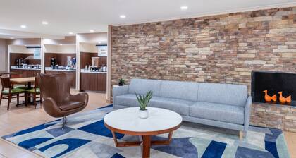 Garner Hotel Macon West by IHG