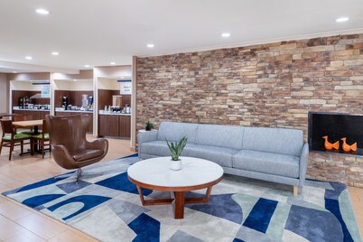 โรงแรม Garner Macon West บาย IHG