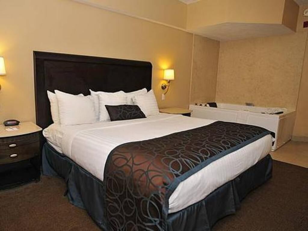 Premium bedding, pillowtop beds, in-room safe, desk