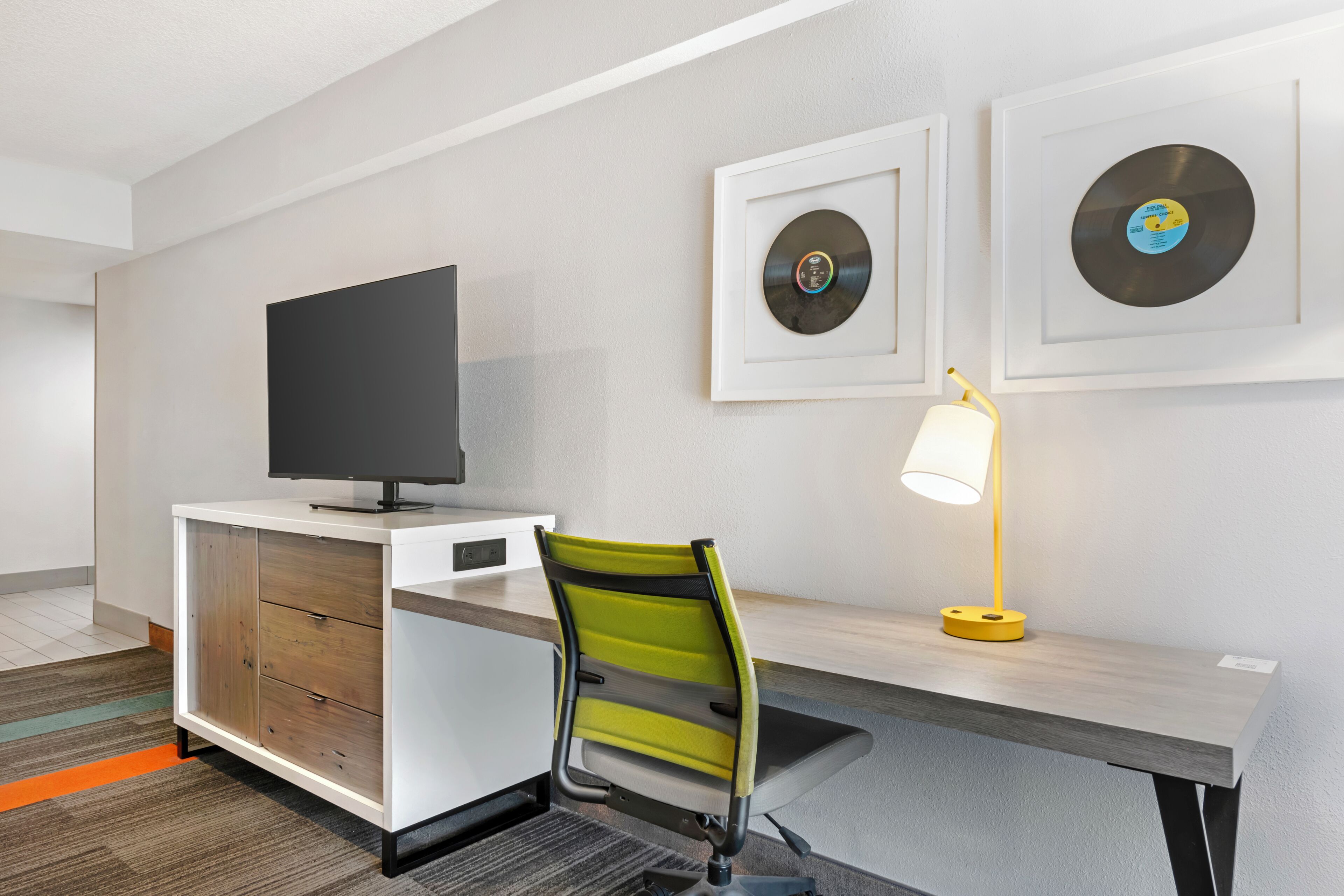 standard room, 1 king bed, balcony, oceanfront (with sofabed) | premium bedding, pillow-top beds, in-room safe, desk