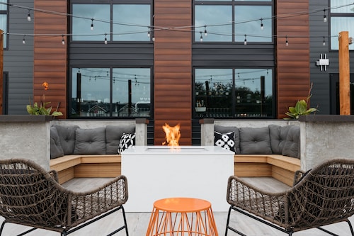 Revel Hotel Des Moines Urbandale, Tapestry Collection by Hilton