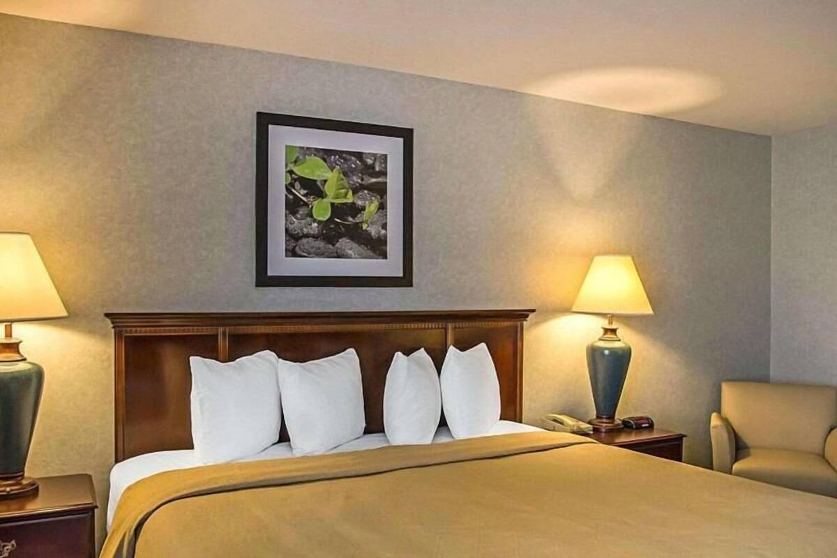 Bureau, espace de travail pour ordinateurs portables