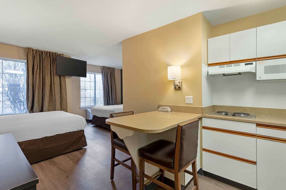 Extended Stay America Select Suites - St. Louis - Airport - Central