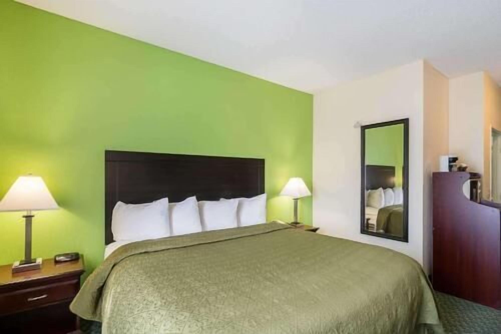 Egyptian cotton sheets, premium bedding, down comforters, pillowtop beds