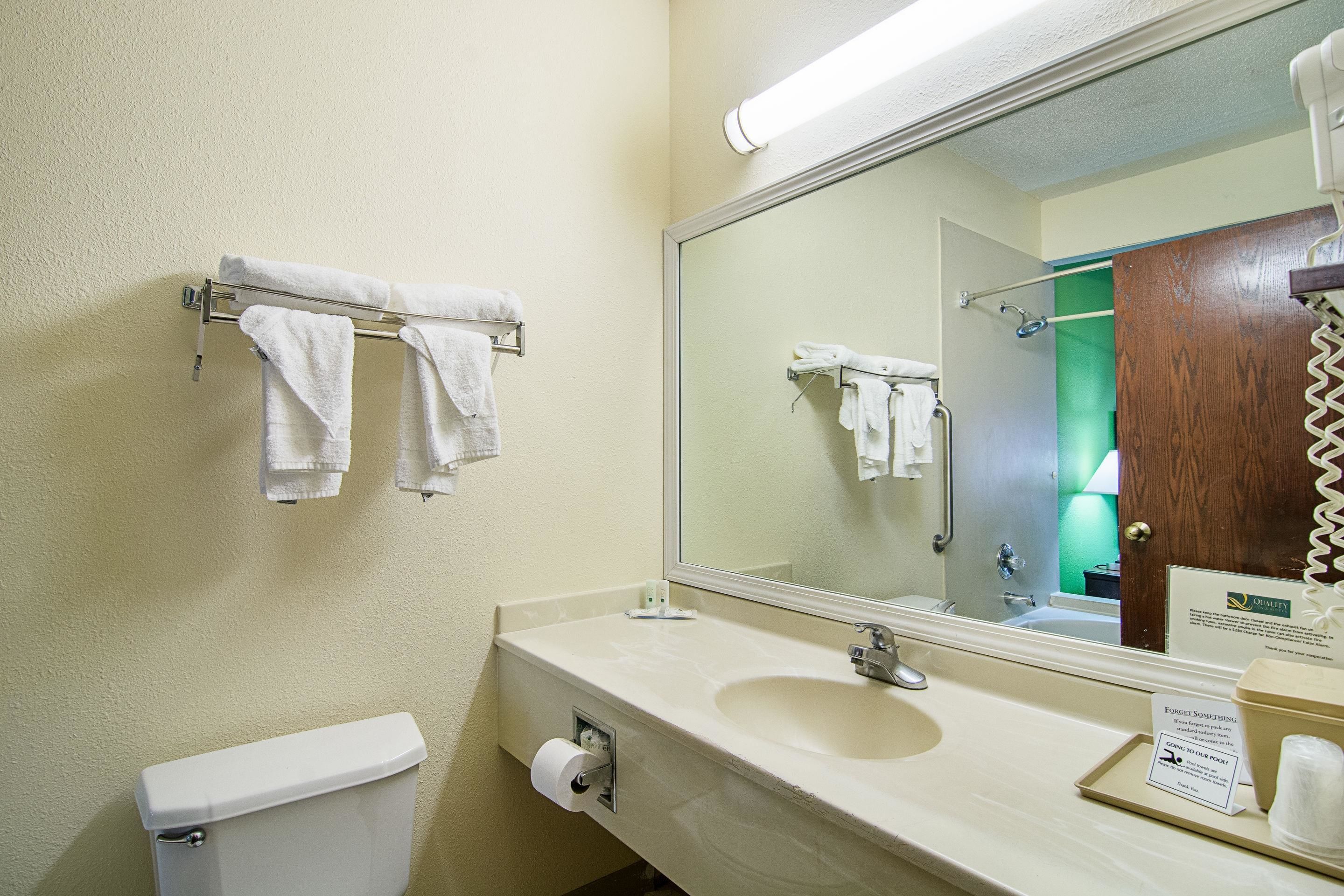 Photo - Quality Inn & Suites Harvey - Chicago Southland