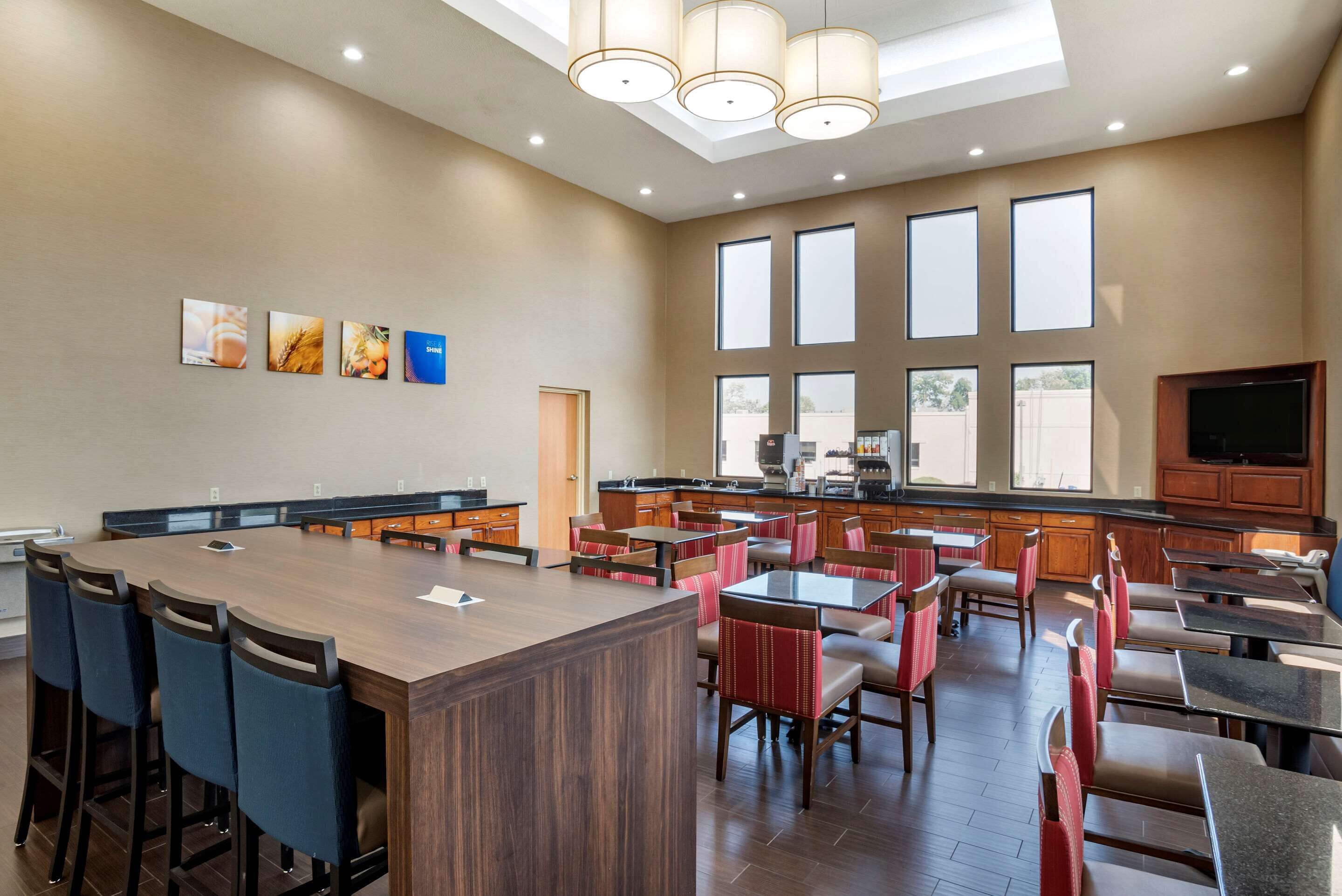 free on-the-go breakfast