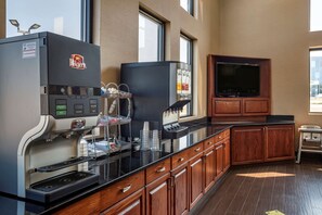 Free on-the-go breakfast - Comfort Suites Hagerstown Southeast (Hagerstown)