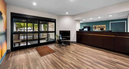 Clarion Pointe Apex – Holly Springs