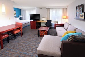 Desk, laptop workspace, blackout drapes, iron/ironing board - Residence Inn By Marriott Dallas Plano/Legacy (Plano)