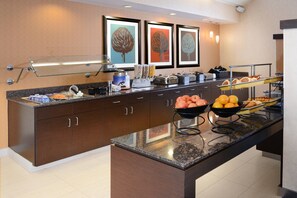 Free daily buffet breakfast - Residence Inn By Marriott Dallas Plano/Legacy (Plano)