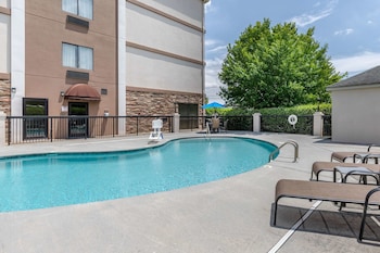 Comfort Suites Johnson City near University