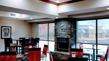 Tägliches inbegriffenes Frühstück zum Mitnehmen