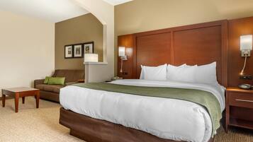 Suite, 1 Tempat Tidur King, Bebas Asap Rokok | Seprai premium, brankas, dan didekorasi berbeda-beda