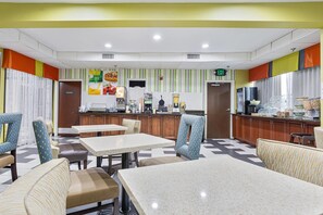 Desayuno buffet incluido todos los días