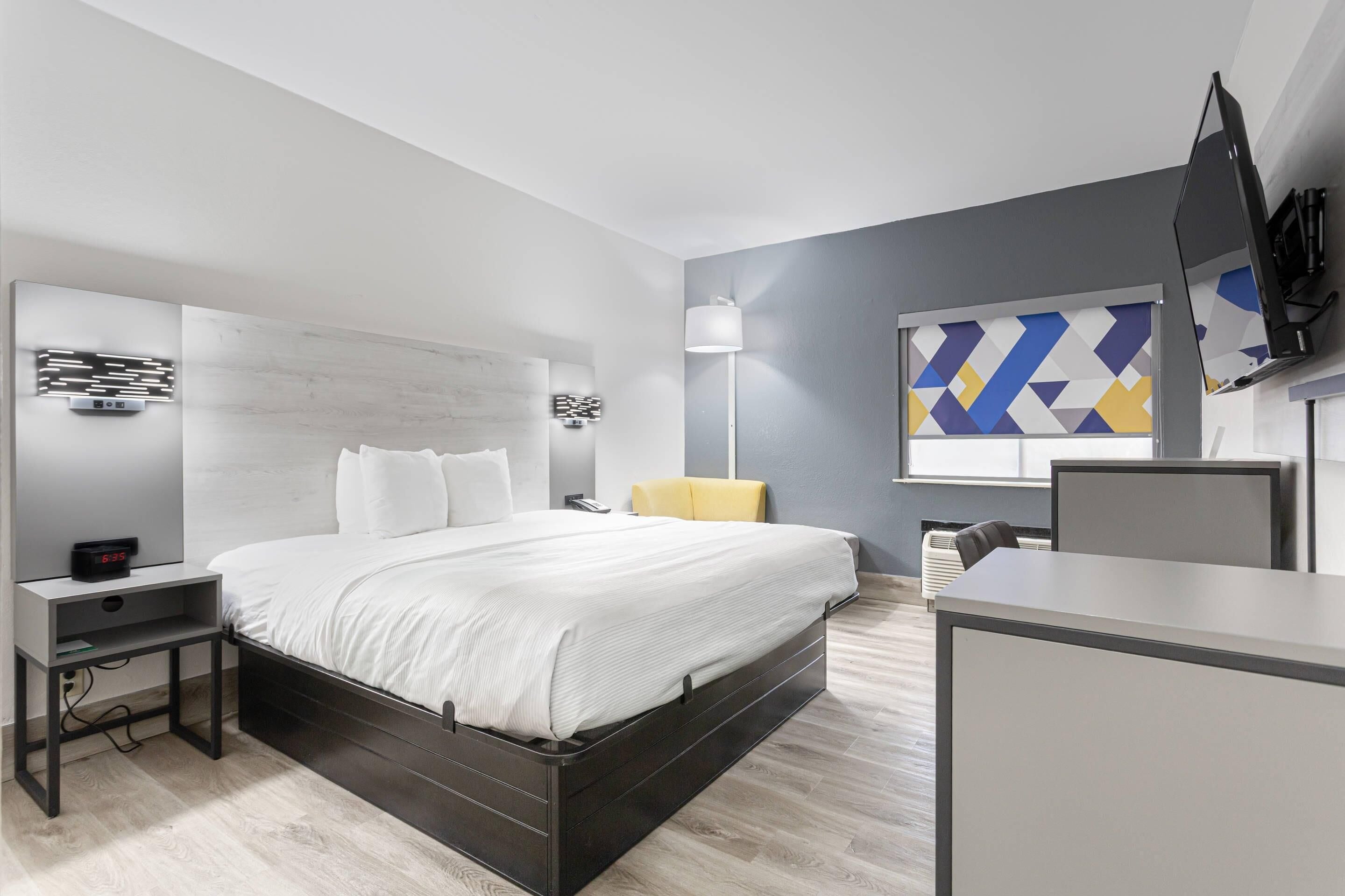 room, 2 double beds, accessible, non smoking | iron/ironing board, free wifi, bed sheets, alarm clocks