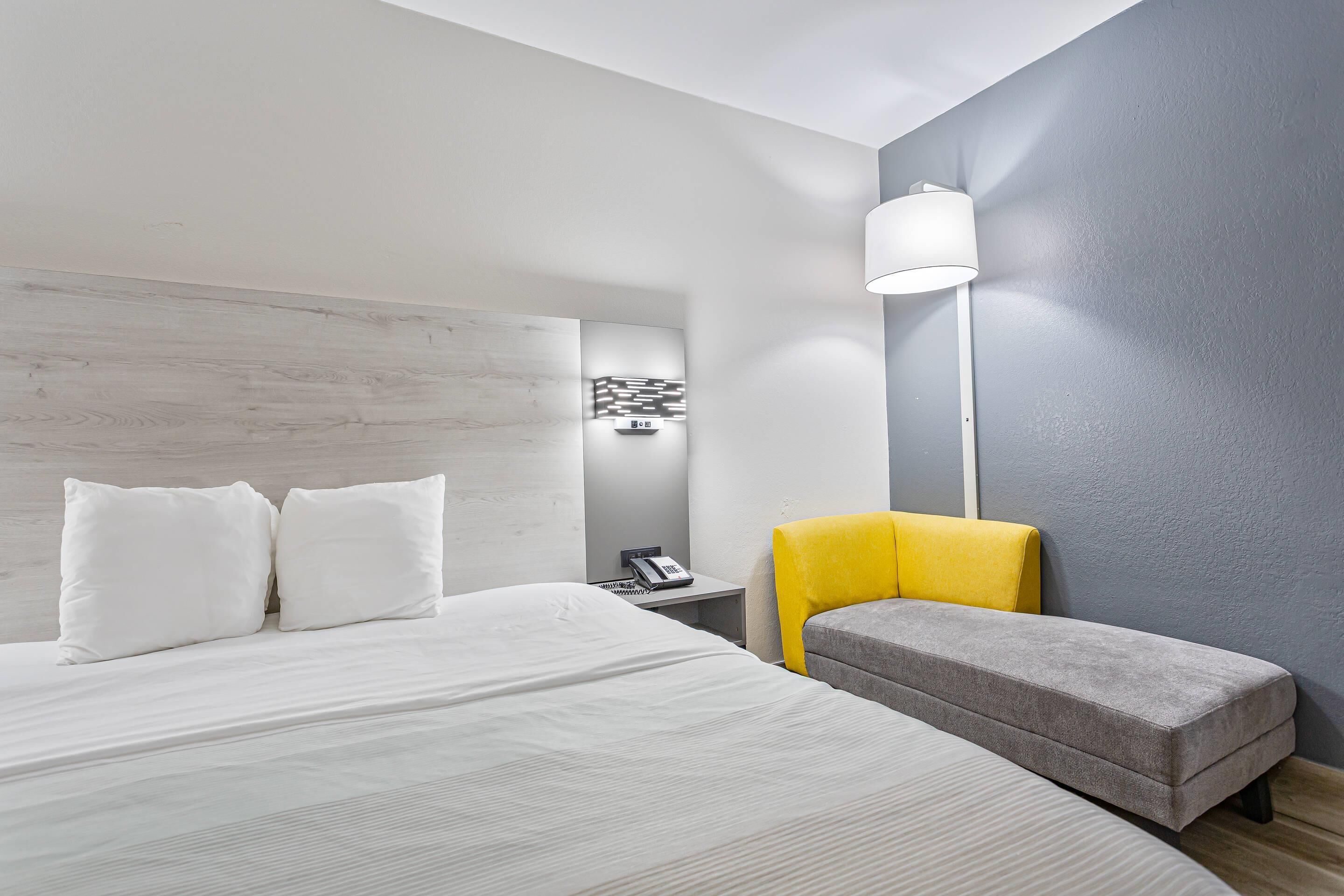 room, 1 king bed, accessible, non smoking | iron/ironing board, free wifi, bed sheets, alarm clocks