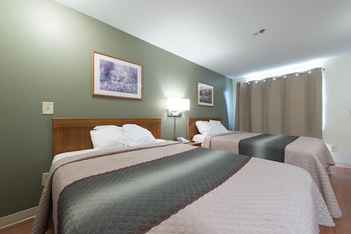 Standard Studio, 2 Queen Beds, Non Smoking | Free WiFi, bed sheets
