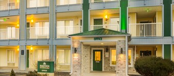 HomeTowne Studios By Red Roof Denver - Glendale/ Cherry Creek