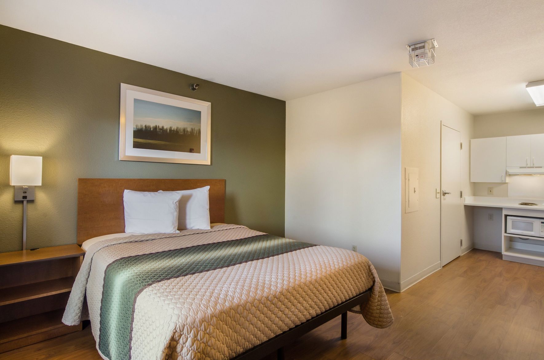 Free WiFi, bed sheets