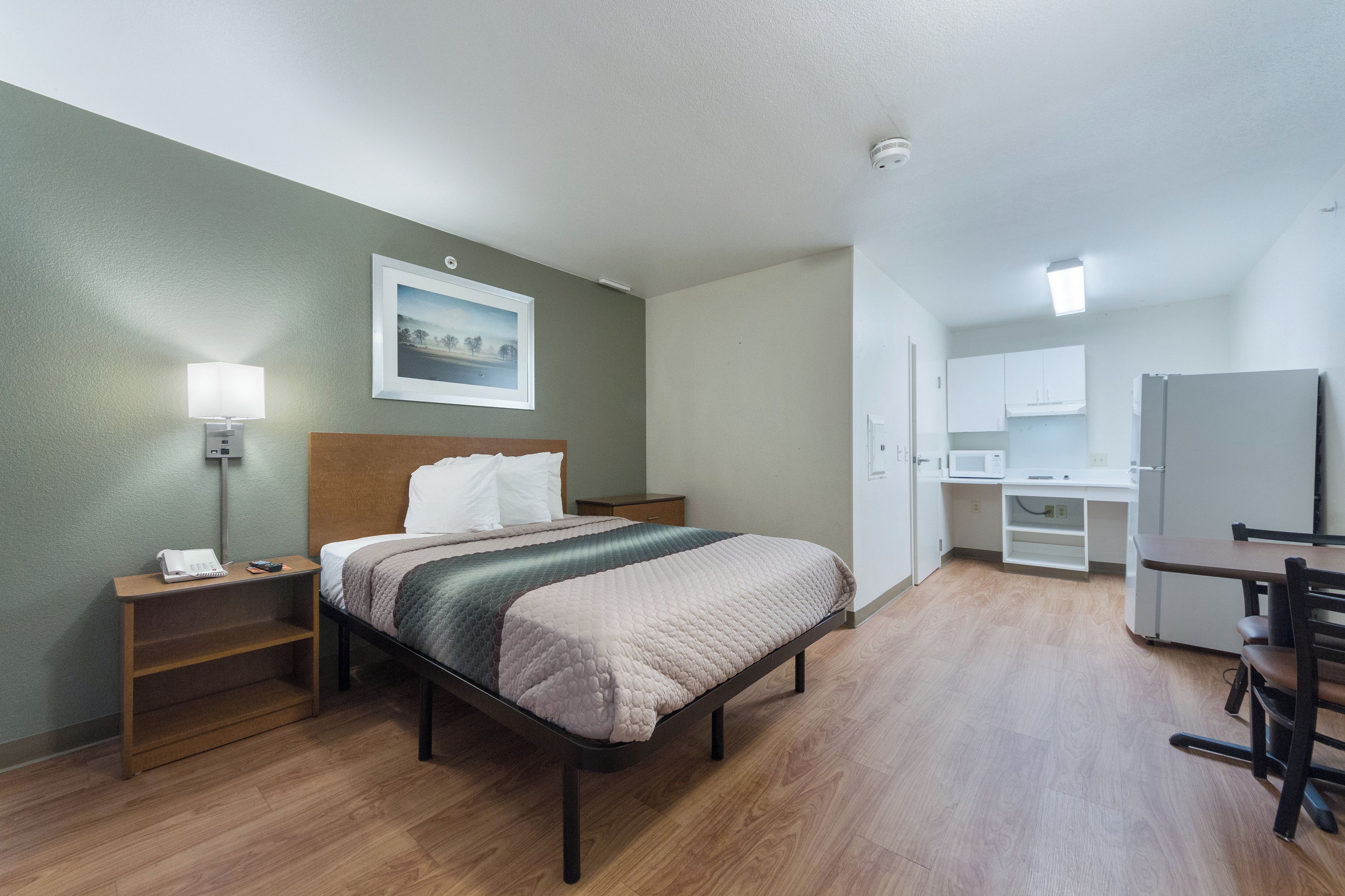 Standard Studio, 1 Queen Bed, Accessible, Non Smoking