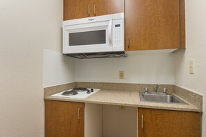 Fridge, microwave, stovetop