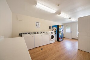 Ruang laundry