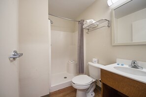 Suihku, ilmaiset hygieniatuotteet, pyyhkeet