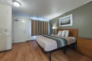 Standard Studio, 1 Queen Bed, Accessible, Non Smoking