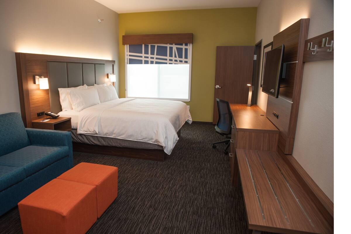 In-room safe, desk, iron/ironing board, WiFi (free)
