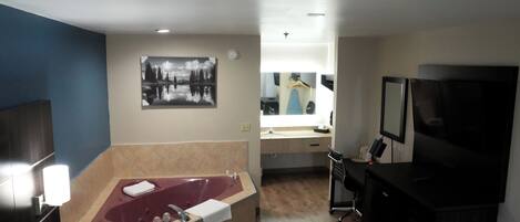 Deluxe Room, 1 King Bed, Non Smoking