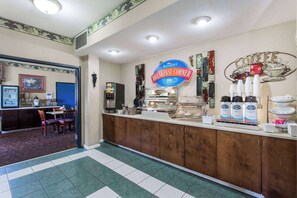 Tägliches inbegriffenes kontinentales Frühstück
