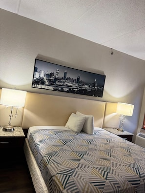 Deluxe Room, Non Smoking | Iron/ironing board, free WiFi, bed sheets