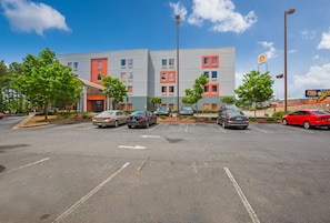 Exterior - Budgetel Inns & Suites - Atlanta Galleria Stadium (Atlanta)