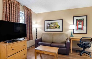 Deluxe Studio, 1 King Bed with Sofa bed, Non Smoking | Premium bedding, desk, iron/ironing board, free WiFi