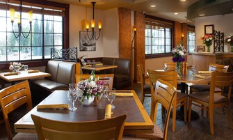 Se sirven desayunos, cenas y cocina fusión 