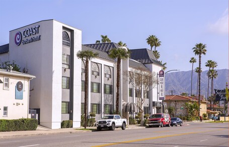 Coast Burbank Hotel - view 2