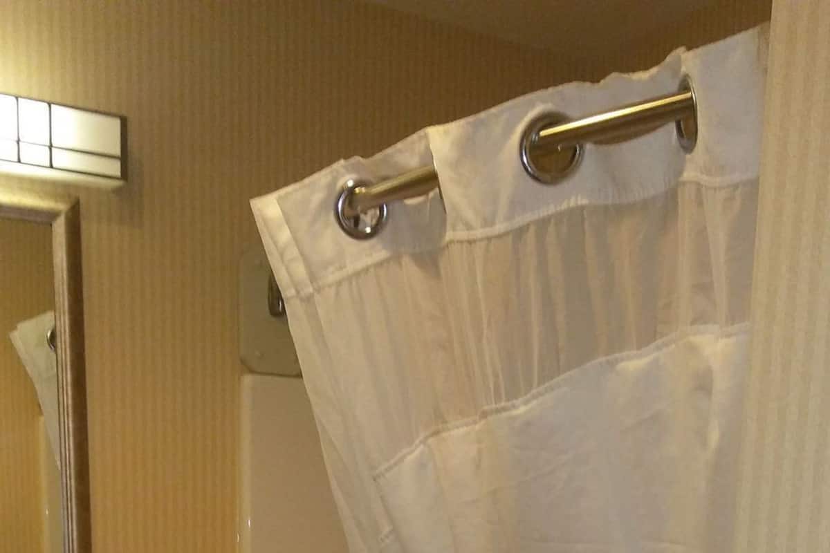 Bathroom | Free toiletries, hair dryer, towels, soap