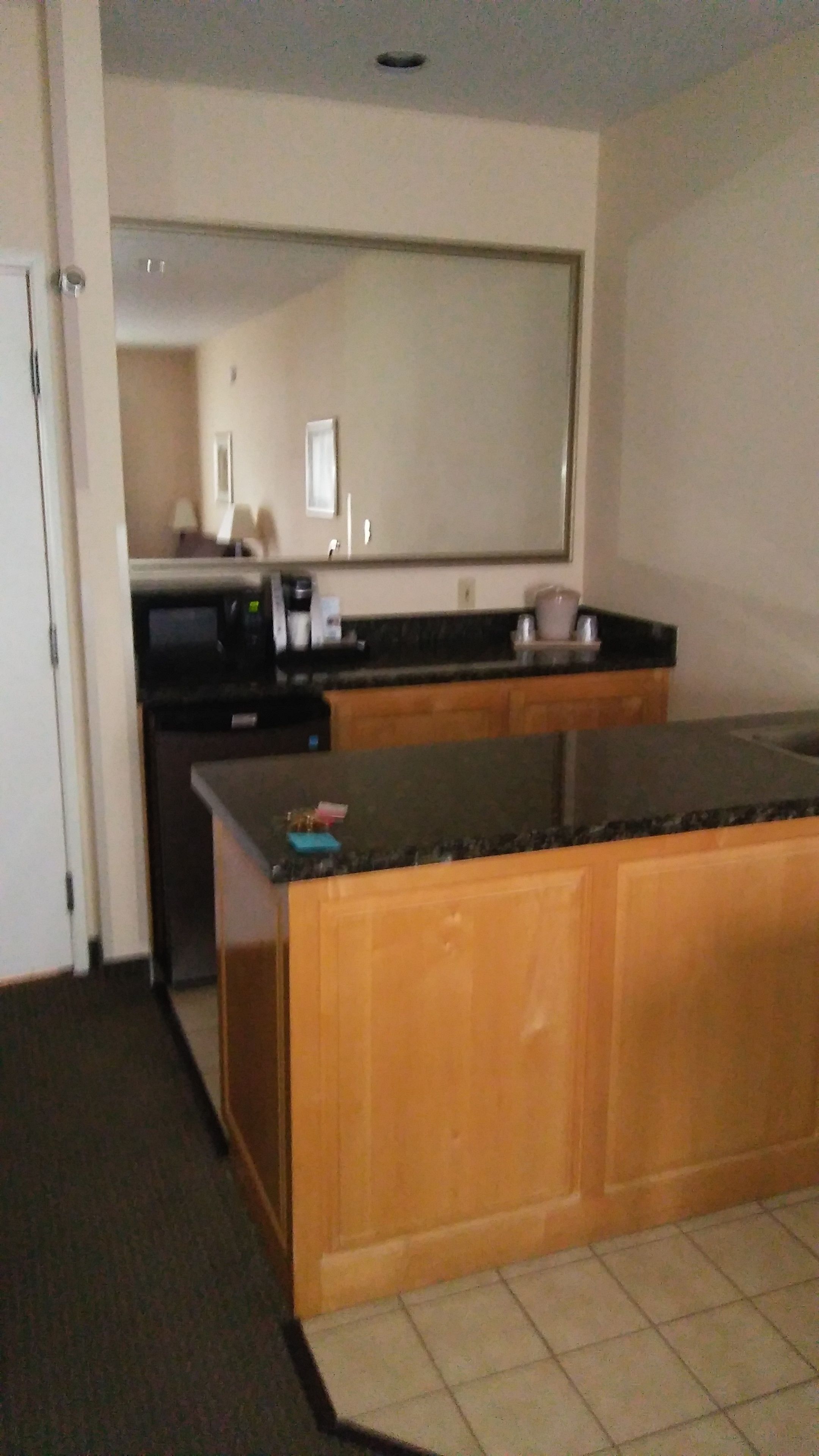 standard suite, 1 king bed, non smoking | 1 bedroom, in-room safe, desk, laptop workspace