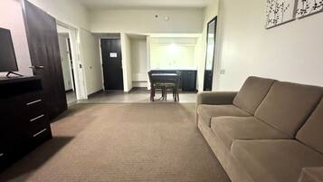 獨特裝潢、布置獨特、書桌、筆電工作空間