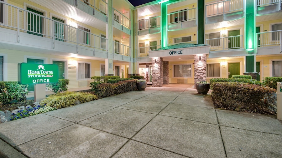 HomeTowne Studios By Red Roof Seattle - Kent/ Des Moines